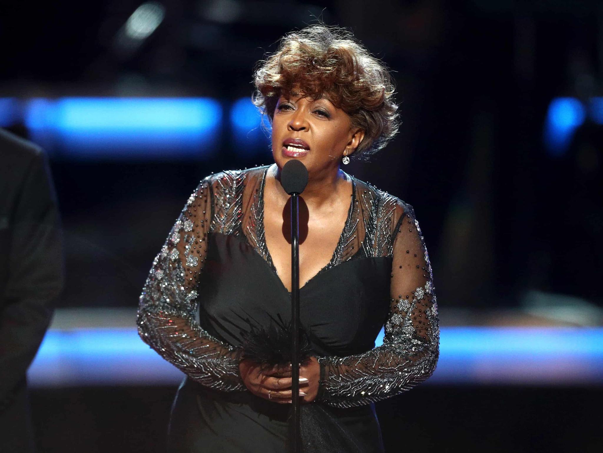 Anita Baker Feuds With Babyface Fans Online