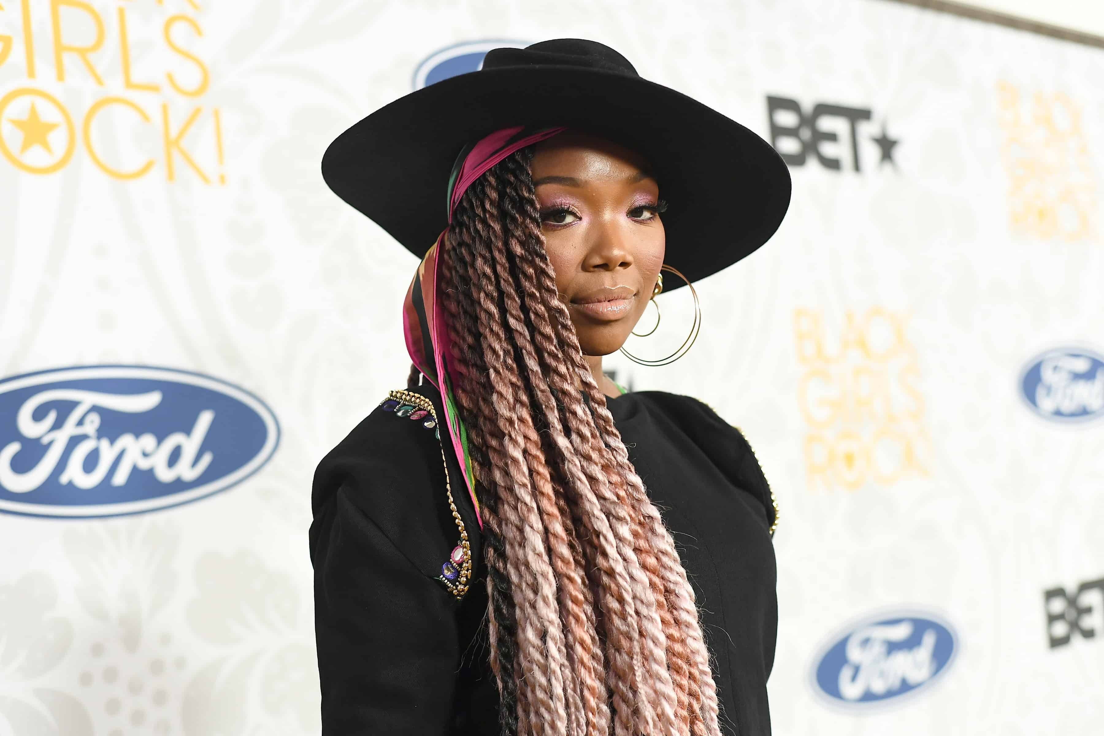 Brandy Announces New Christmas Album